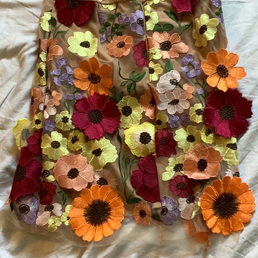 Beautiful 3D multicolor floral appliqué dress - Picture 13 of 15